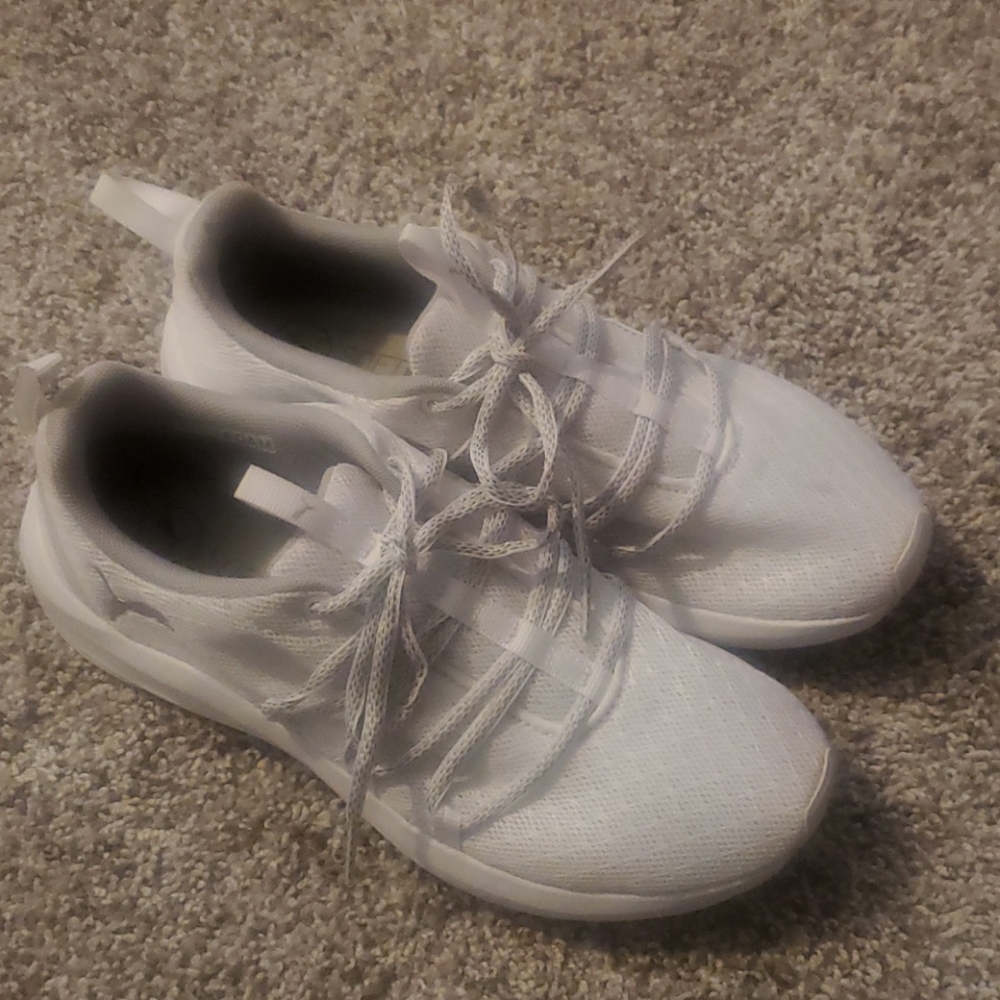 White Puma Tennis Shoes